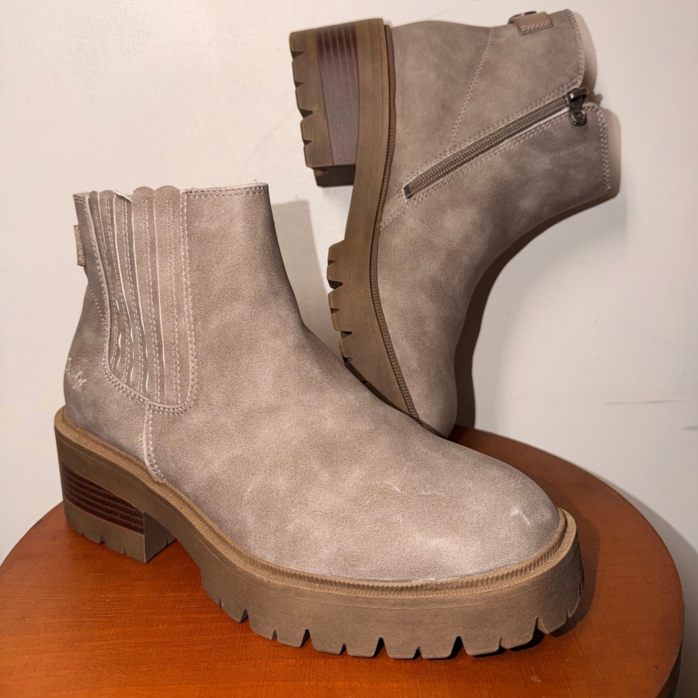 Blowfish Malibu Joy Chelsea Booties 🩶